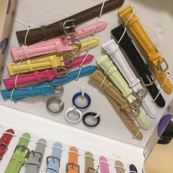 Stylish Interchangeable Kids Watch Set - Picture 2 of 5